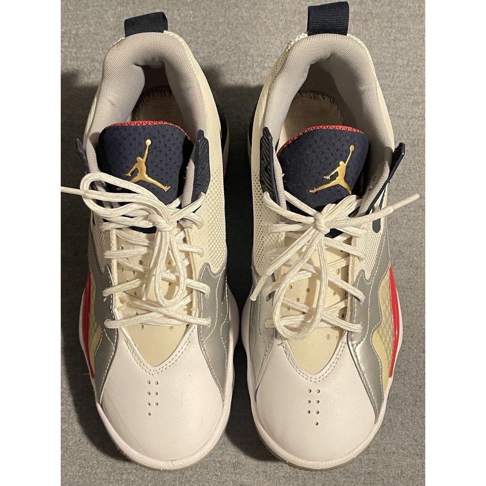Nike Air Jordan Men's Basketball Shoes Size 9.5 White Gray Red Athletic Sneakers